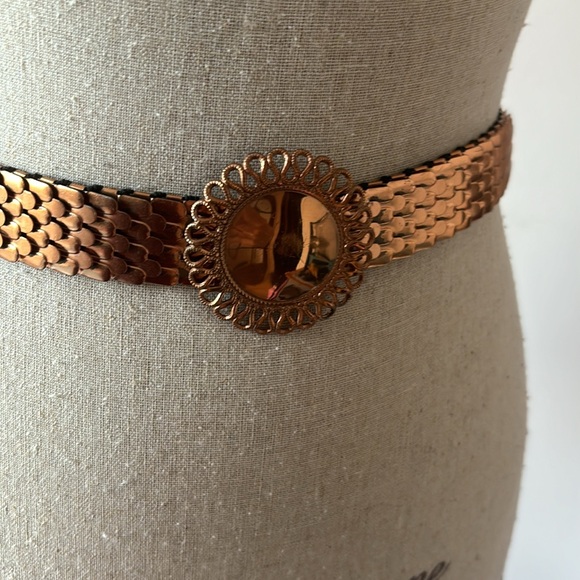 Vintage Accessories - Vintage gold snake belt scales round belt buckle easy hook stretchy belt 1990s